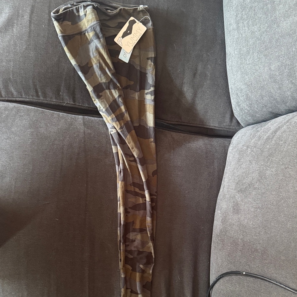 Woman’s Camo Leggings in Brown and Green